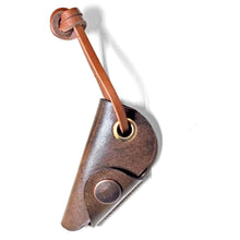 Load image into Gallery viewer, simple small key ring, key organiser, leather, hand made, elegant
